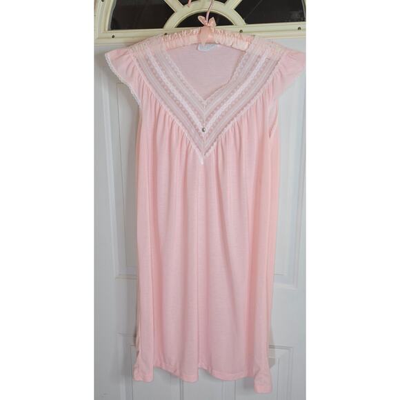 Vintage Vassarette Lacy Light Pink Nightgown Size Medium V Neck 35" L x 24" Wide - Picture 1 of 12